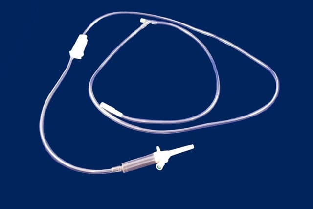 IV Giving Set with injection port 210cm